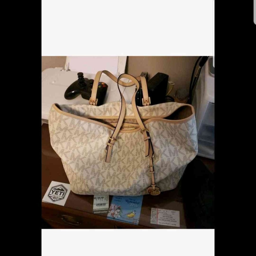 Michael Kohrs purse